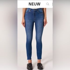 High rise skinny jean